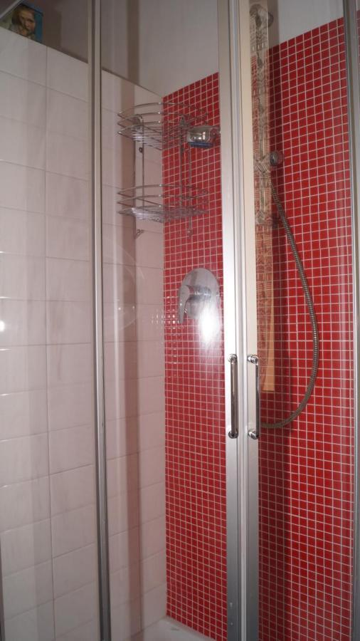 Bed And Breakfast Da Nonna Ezia Albenga Bagian luar foto