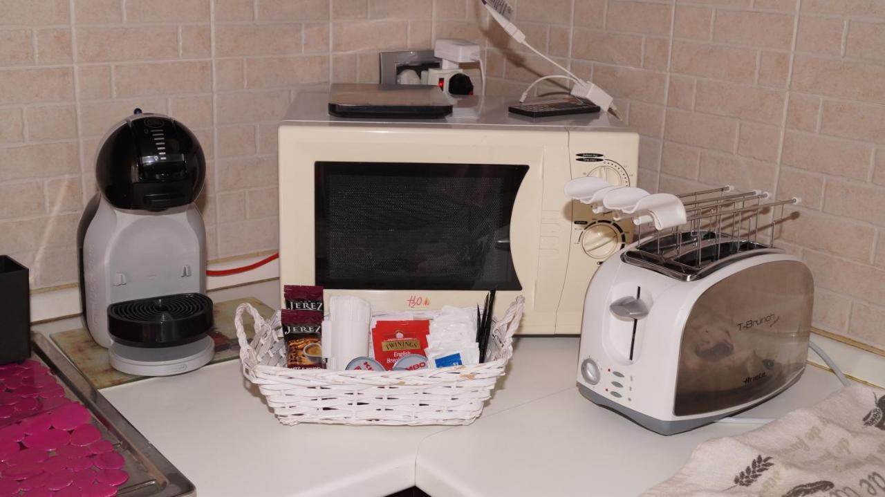 Bed And Breakfast Da Nonna Ezia Albenga Bagian luar foto